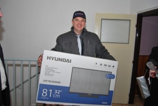 Hasičský ples 2016-tombola.jpg